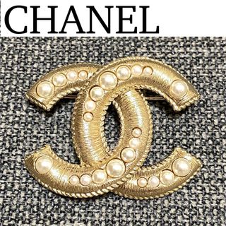 シャネル(CHANEL)のCHANEL シャネル　ココマーク　パールブローチ　ゴールドカラー(ブローチ/コサージュ)