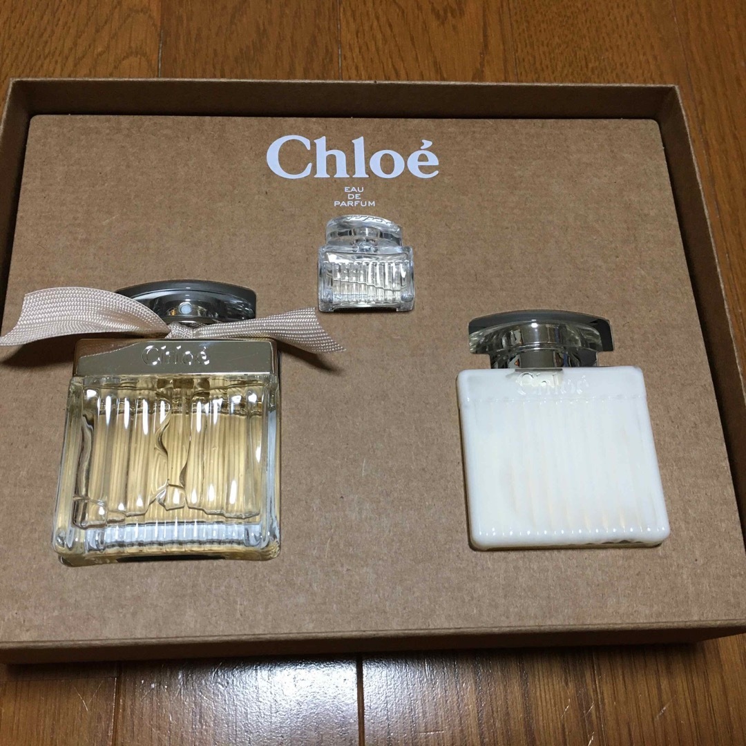 Chloe(クロエ)の新品 chloe クロエ オードパルファム75mlホリデーセット 香水3点ギフト コスメ/美容の香水(香水(女性用))の商品写真