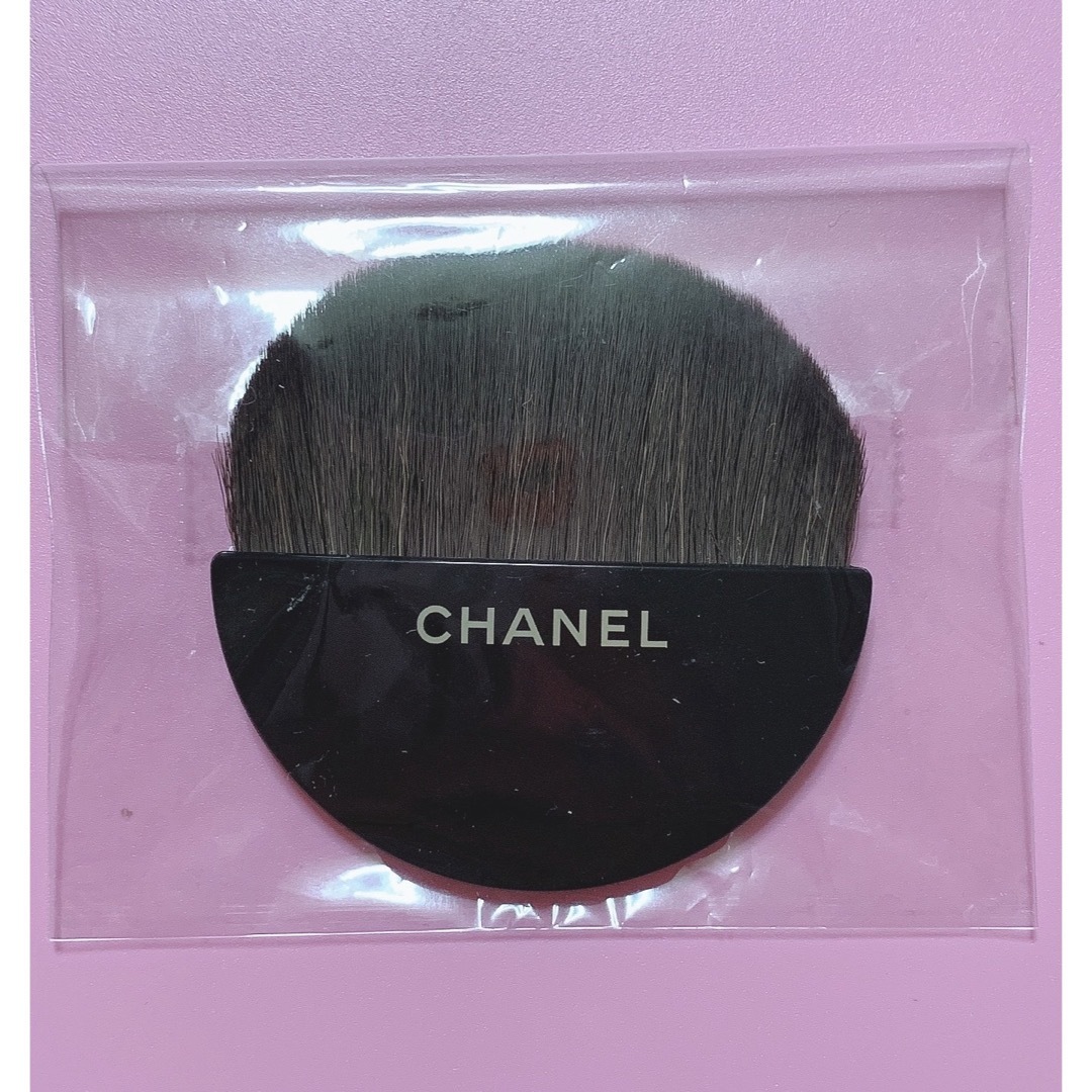 CHANEL(シャネル)の【シャネル】⭐️CHANEL フェイスブラシ 1つ コスメ/美容のメイク道具/ケアグッズ(チーク/フェイスブラシ)の商品写真