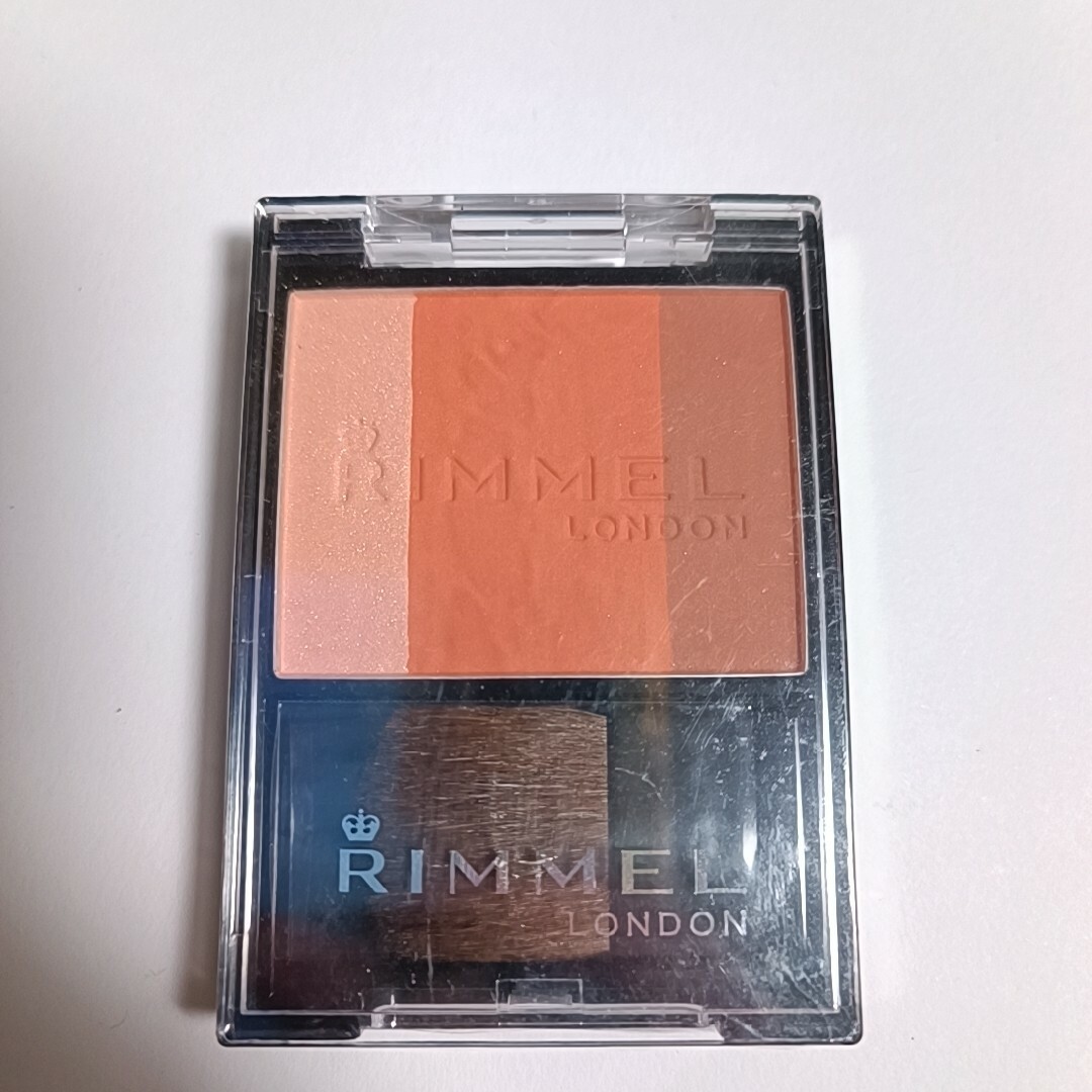 RIMMEL(リンメル)のリンメル　スリーインワン モデリングフェイスブラッシュ コスメ/美容のベースメイク/化粧品(チーク)の商品写真