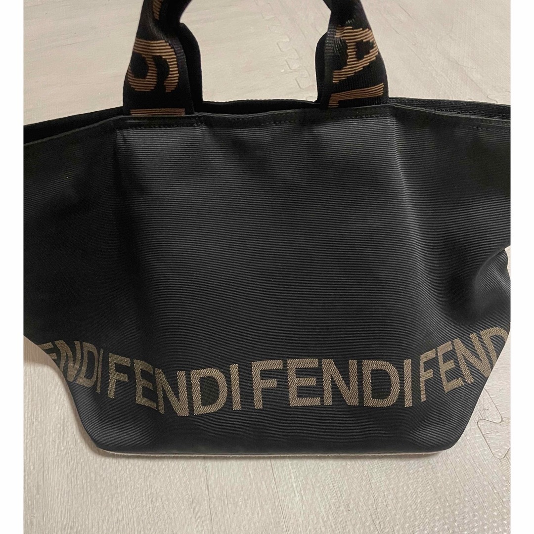 FENDI(フェンディ)のFENDI トートバッグ レディースのバッグ(トートバッグ)の商品写真
