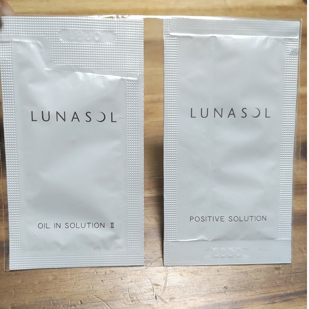 LUNASOL(ルナソル)のルナソルポジティブソリューション　オイルインソリューション　美容液　化粧液 コスメ/美容のスキンケア/基礎化粧品(美容液)の商品写真