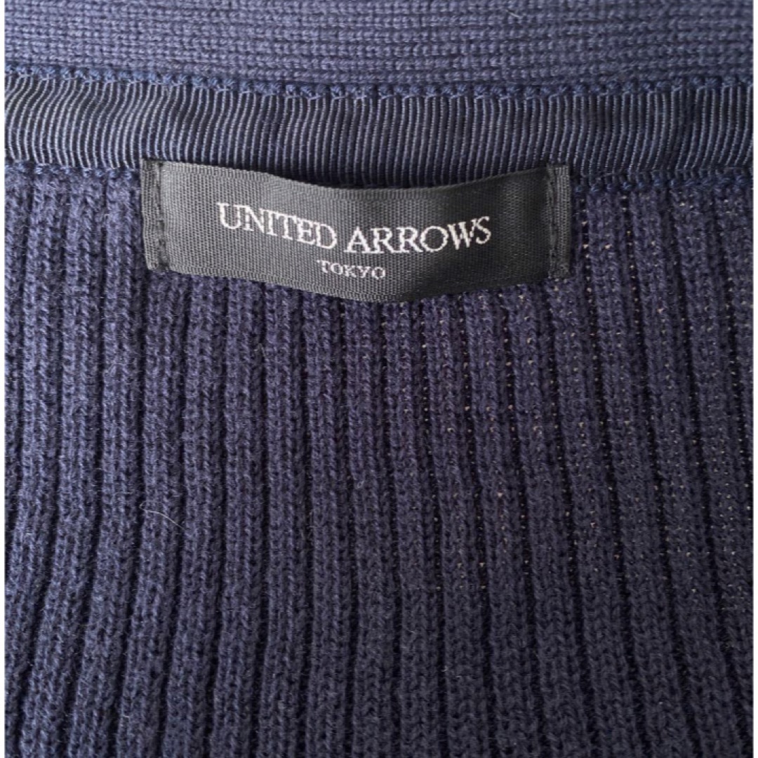 UNITED ARROWS(ユナイテッドアローズ)のUNITED ARROWS カーディガン　ネイビー レディースのトップス(カーディガン)の商品写真