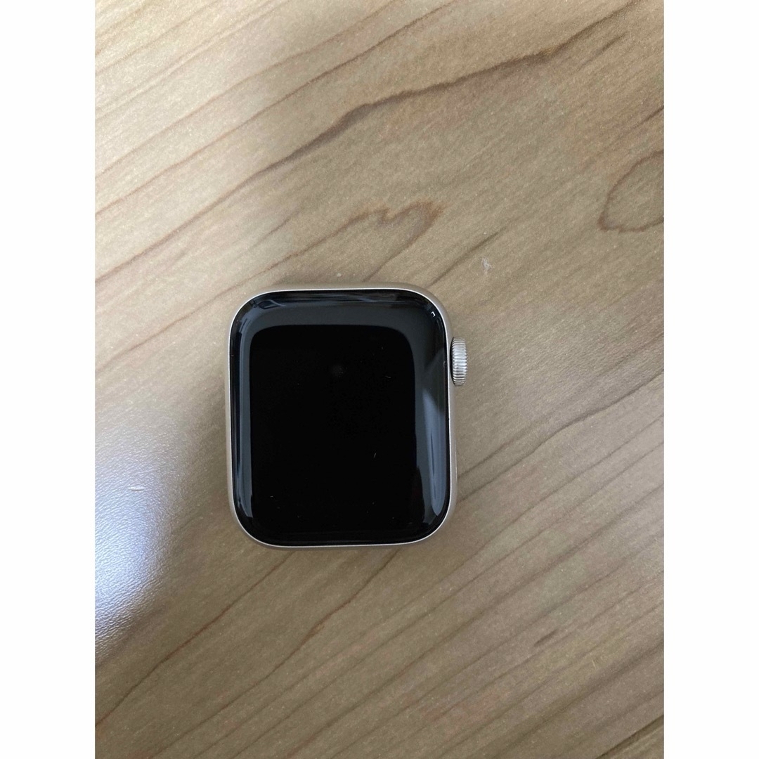 Apple Watch(アップルウォッチ)の♡ami♡様専用　美品⭐︎APPLE WATCH SE2 40㎜　スターライト スマホ/家電/カメラのスマートフォン/携帯電話(その他)の商品写真