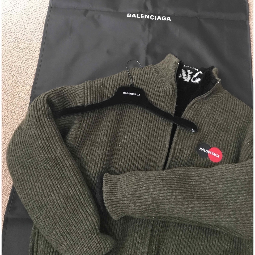 Balenciaga(バレンシアガ)の最終値値下げ。美品 バレンシアガ ファー ボア ロゴ リバーシブル ブルゾン レディースのジャケット/アウター(ブルゾン)の商品写真