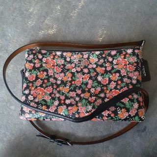 コーチ(COACH)のCOACH　フラワー柄　ポシェット　美品(ショルダーバッグ)