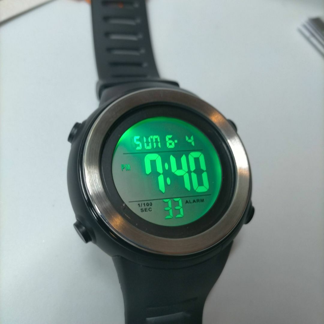 デカ文字 シンプル 50m防水スポーツウォッチ デジタル腕時計 ブラック黒I メンズの時計(腕時計(デジタル))の商品写真