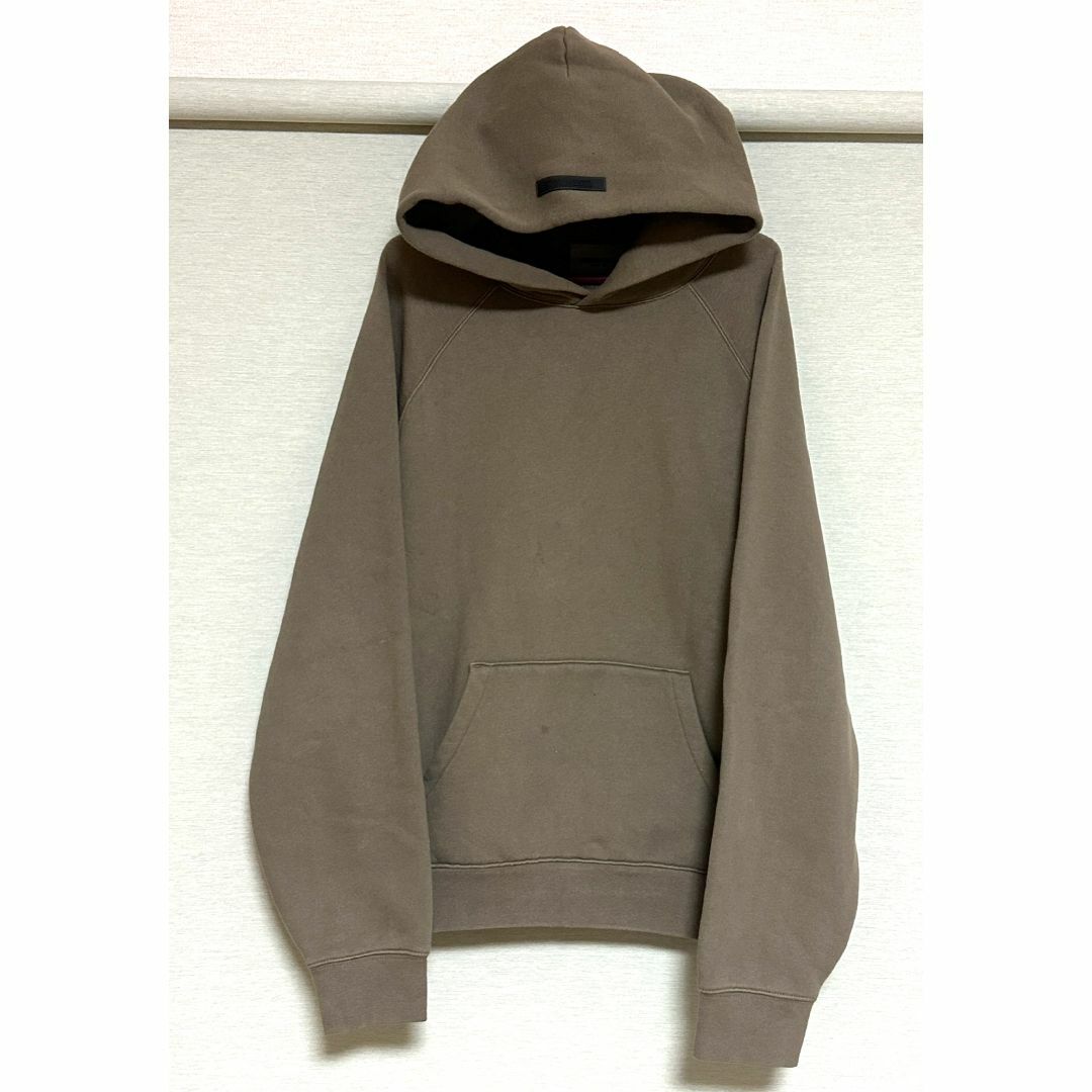 FEAR OF GOD(フィアオブゴッド)のESSENTIALS ☆ FEAR OF GOD  バックロゴ パーカー メンズのトップス(パーカー)の商品写真