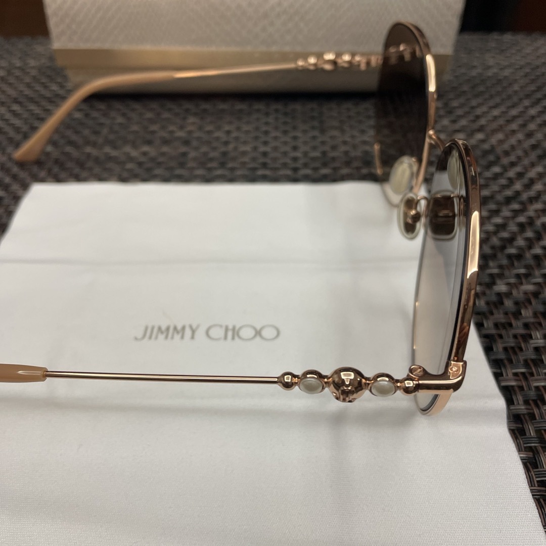 JIMMY CHOO(ジミーチュウ)のジミーチュウ　サングラス　新品 レディースのファッション小物(サングラス/メガネ)の商品写真