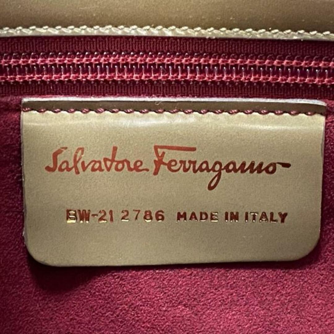 Salvatore Ferragamo(サルヴァトーレフェラガモ)のSalvatoreFerragamo(サルバトーレフェラガモ) トートバッグ ガンチーニ グレーベージュ ステッチ レザー レディースのバッグ(トートバッグ)の商品写真