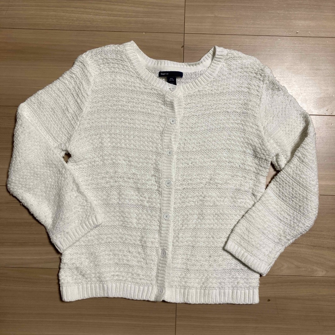 GAP Kids(ギャップキッズ)のGAP   カーディガン　白　140 キッズ/ベビー/マタニティのキッズ服女の子用(90cm~)(カーディガン)の商品写真