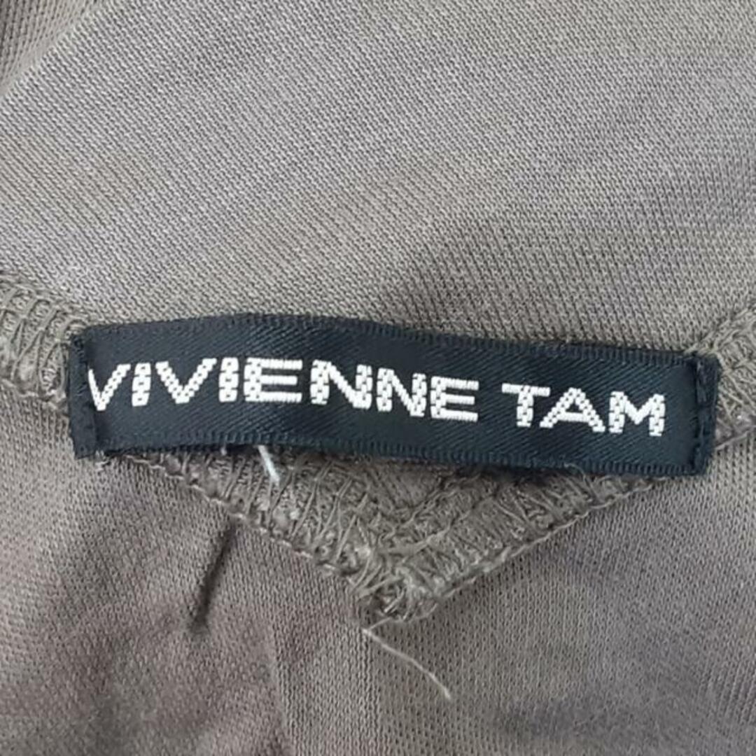 VIVIENNE TAM(ヴィヴィアンタム)のVIVIENNE TAM(ヴィヴィアンタム) ノースリーブカットソー サイズ1 S レディース - グレーベージュ Vネック/スタッズ レディースのトップス(カットソー(半袖/袖なし))の商品写真