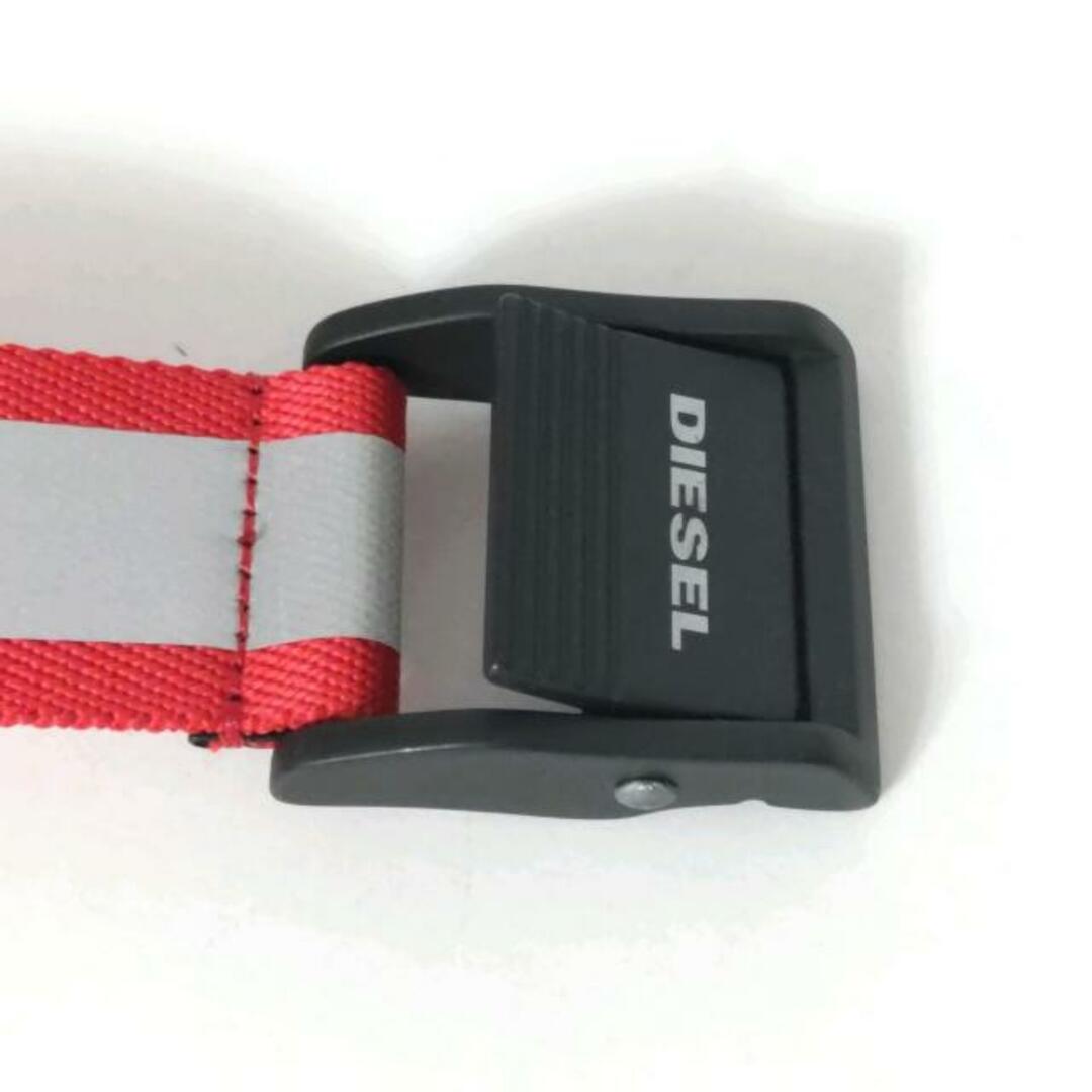 DIESEL(ディーゼル)のDIESEL(ディーゼル) ベルト美品  - ライトグレー×レッド 化学繊維 レディースのファッション小物(ベルト)の商品写真