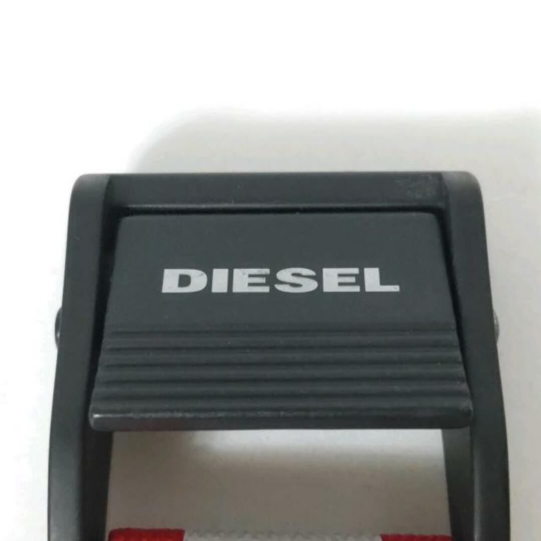 DIESEL(ディーゼル)のDIESEL(ディーゼル) ベルト美品  - ライトグレー×レッド 化学繊維 レディースのファッション小物(ベルト)の商品写真