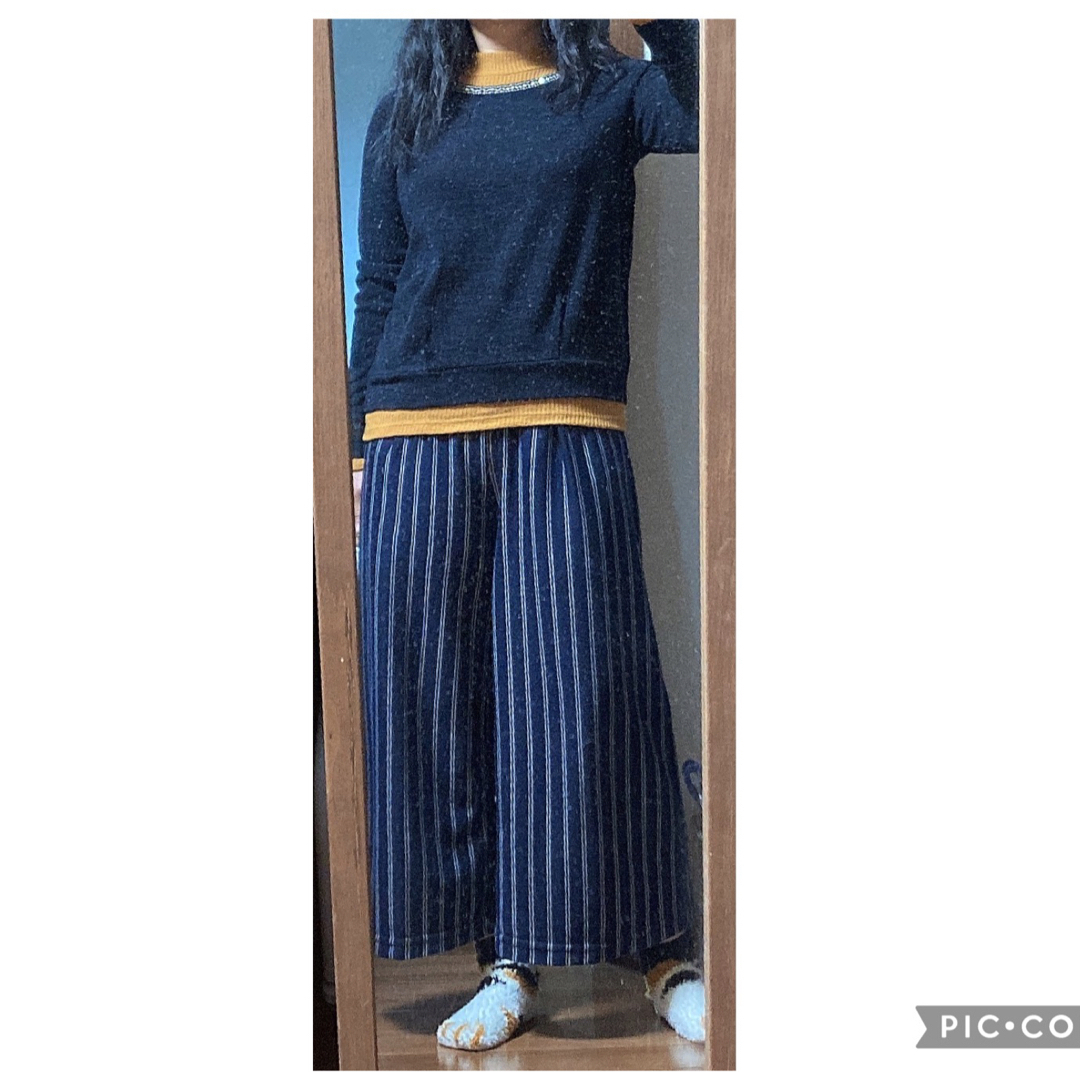 chocol raffine robe(ショコラフィネローブ)の899.chocol raffine robe紺の長袖スパンコールカットソー⭐︎ レディースのトップス(カットソー(長袖/七分))の商品写真