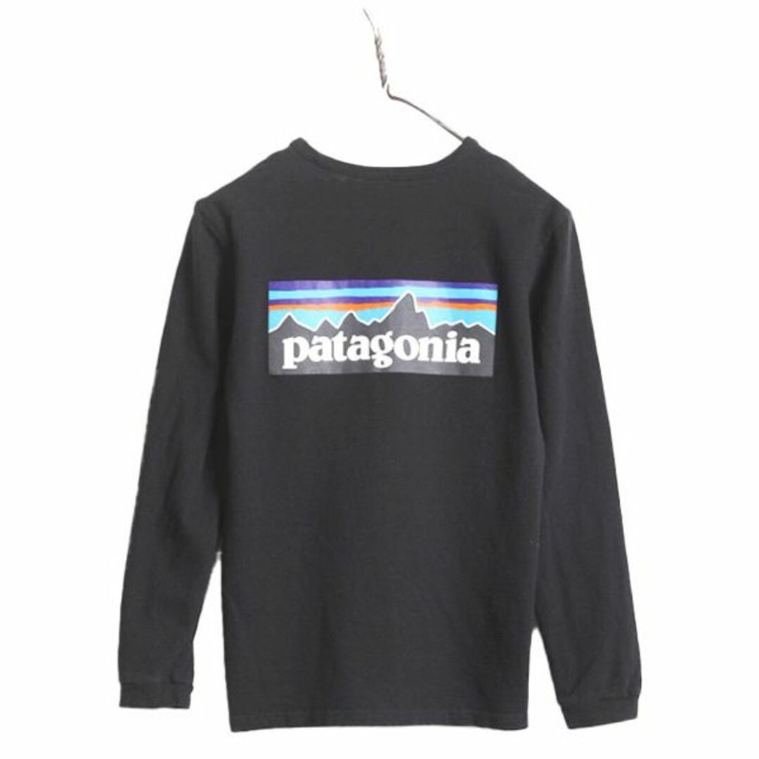 patagonia(パタゴニア)の22年製 パタゴニア 両面 プリント 長袖 Tシャツ レディース XS Patagonia ロンT プリントT ロゴT フィッツロイ バックプリント P6 ブラック レディースのトップス(Tシャツ(長袖/七分))の商品写真