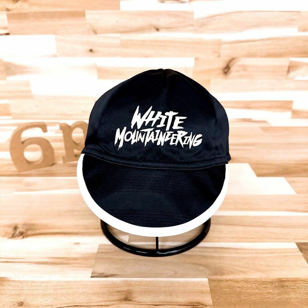 WHITE MOUNTAINEERING(ホワイトマウンテニアリング)の激レア【シェルパ×ホワイトマウンテニアリング】コラボ シャーロック キャップ 黒 メンズの帽子(キャップ)の商品写真