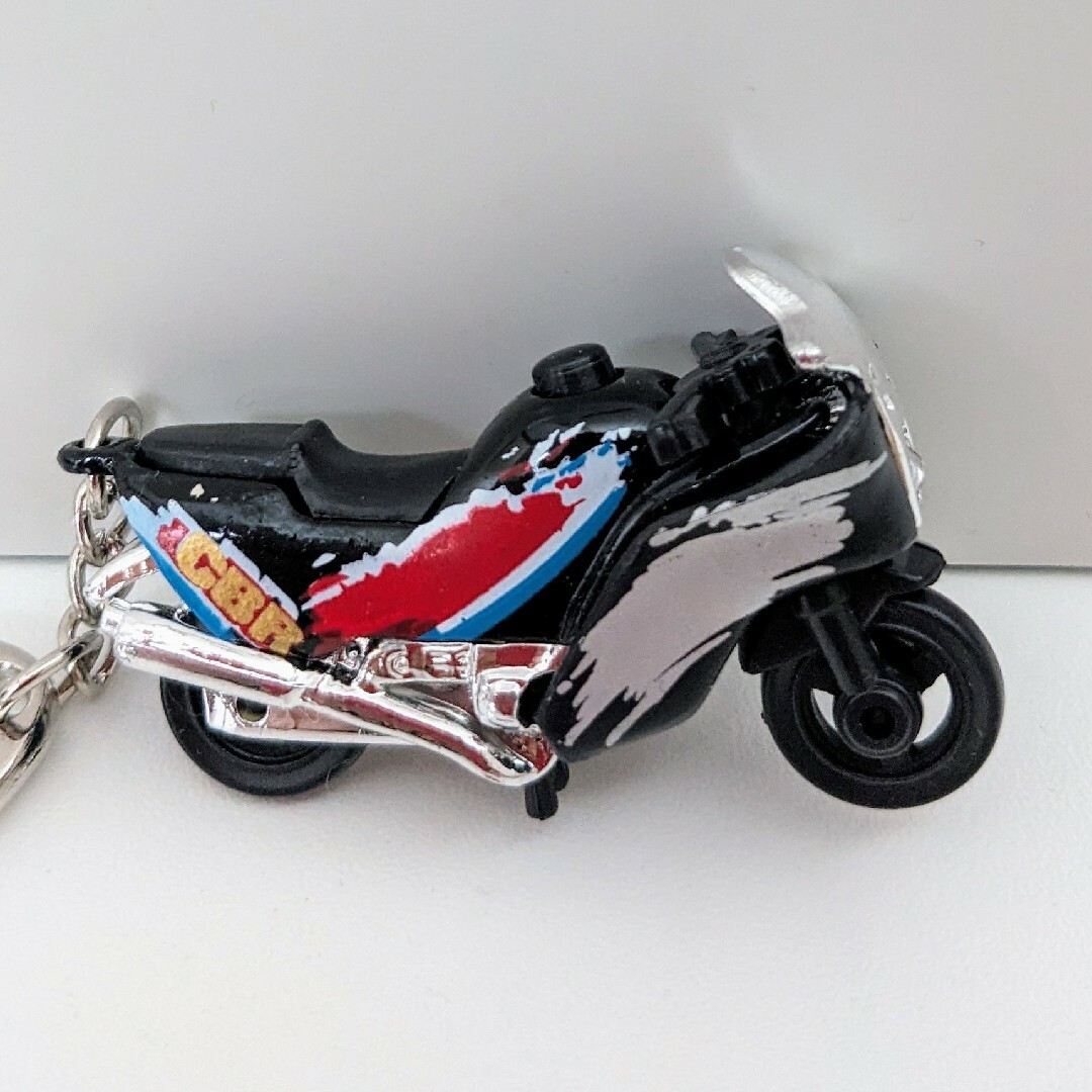 【新品・未使用】オートバイ　ミニキーホルダー　３個セット メンズのファッション小物(キーホルダー)の商品写真