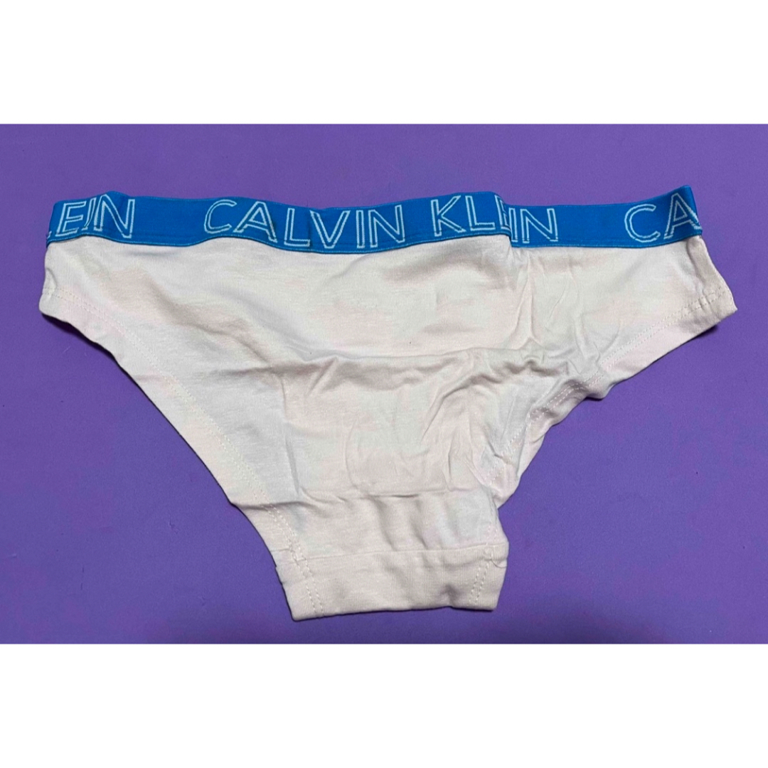 Calvin Klein(カルバンクライン)の最後！新品激安　CalvinKlein カルバンクライン　ショーツセット　5枚M レディースの下着/アンダーウェア(ショーツ)の商品写真