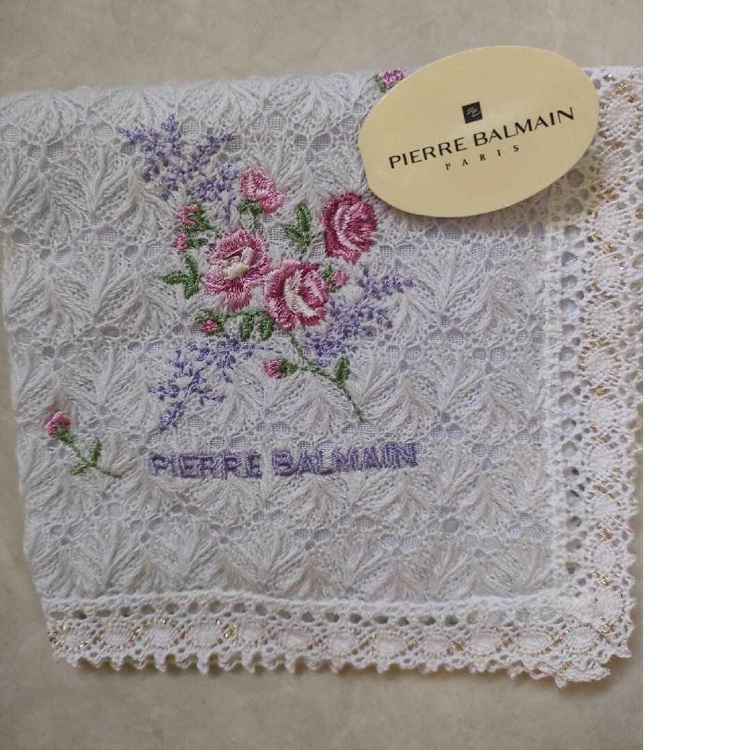 Pierre Balmain(ピエールバルマン)のpierre balmainハンカチ　花刺繍　タグつき レディースのファッション小物(ハンカチ)の商品写真