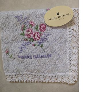 ピエールバルマン(Pierre Balmain)のpierre balmainハンカチ　花刺繍　タグつき(ハンカチ)