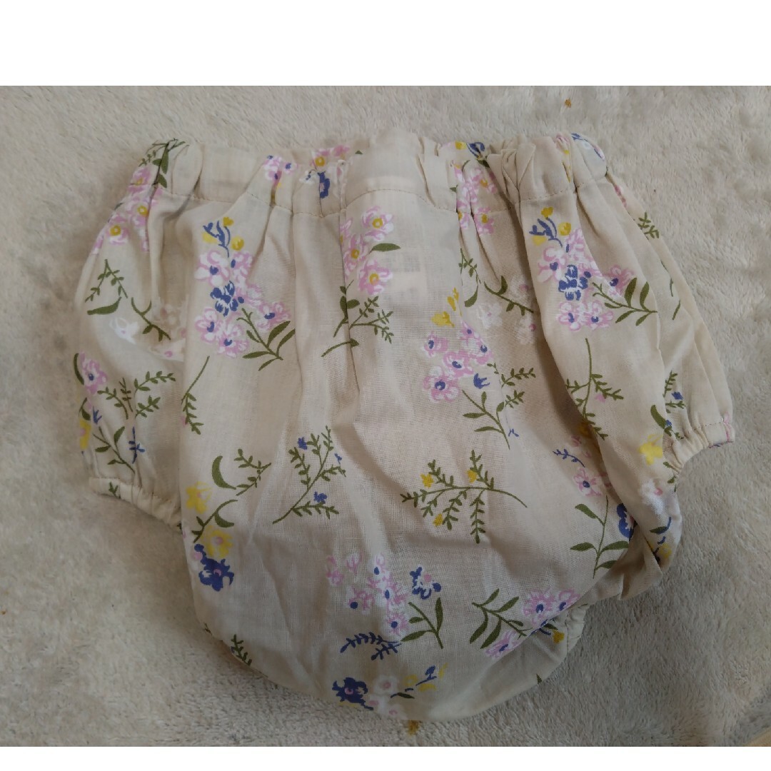 西松屋(ニシマツヤ)の花柄セットアップ キッズ/ベビー/マタニティのベビー服(~85cm)(Ｔシャツ)の商品写真