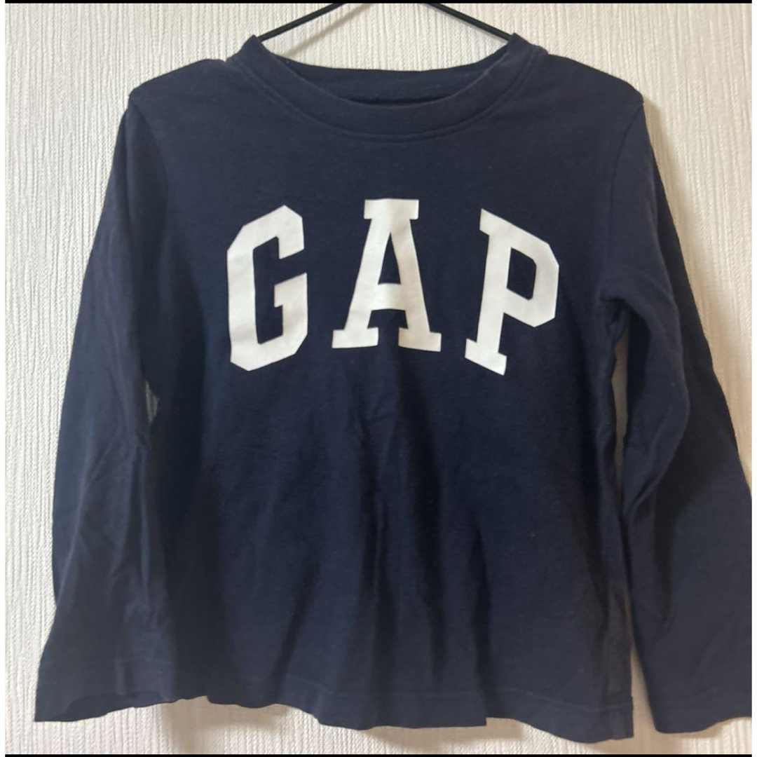 GAP Kids(ギャップキッズ)のGAP 100cm ロゴ入り長袖シャツ　ロンT  保育着　幼稚園着　子供　キッズ キッズ/ベビー/マタニティのキッズ服男の子用(90cm~)(Tシャツ/カットソー)の商品写真