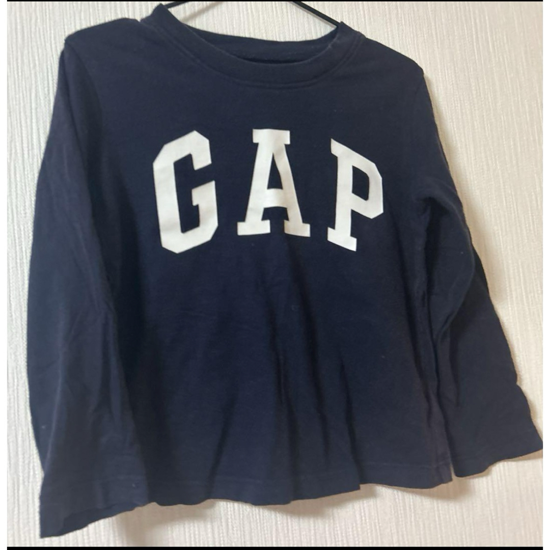 GAP Kids(ギャップキッズ)のGAP 100cm ロゴ入り長袖シャツ　ロンT  保育着　幼稚園着　子供　キッズ キッズ/ベビー/マタニティのキッズ服男の子用(90cm~)(Tシャツ/カットソー)の商品写真