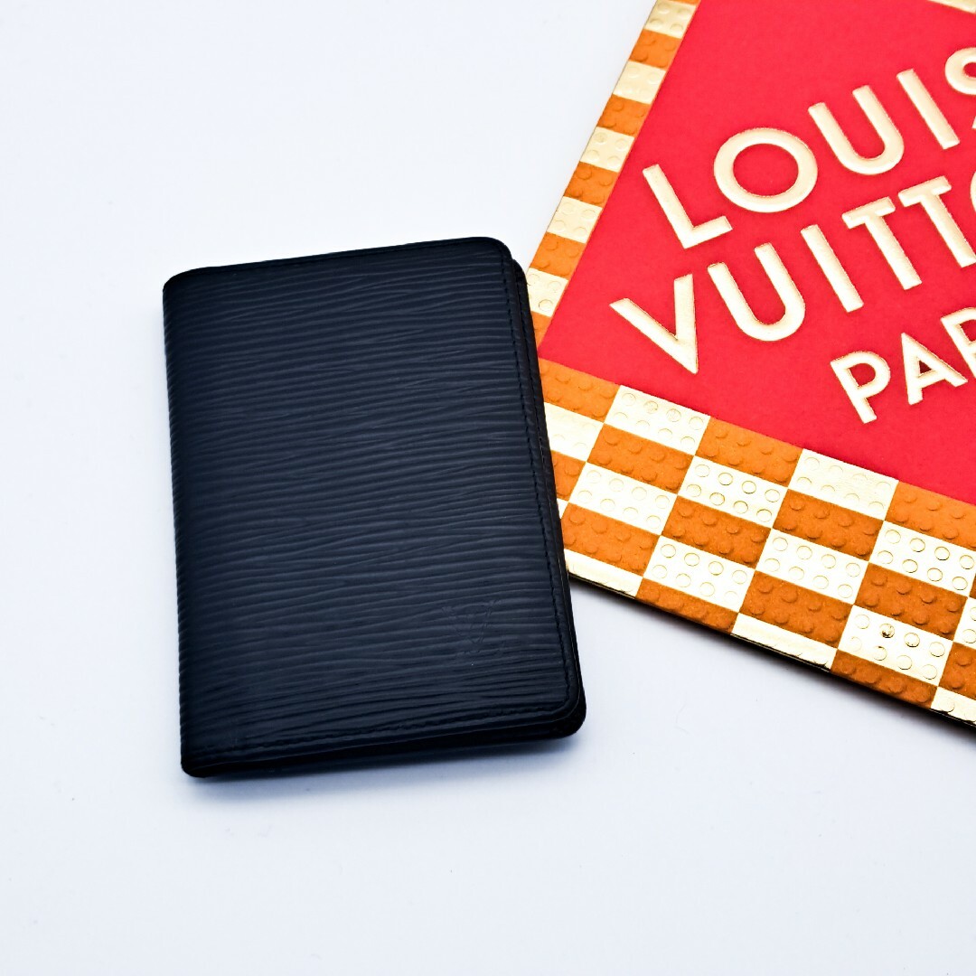 LOUIS VUITTON(ルイヴィトン)のルイヴィトン【最高級美品】エピノワールオーガナイザードゥポッシュカードケース メンズのファッション小物(名刺入れ/定期入れ)の商品写真