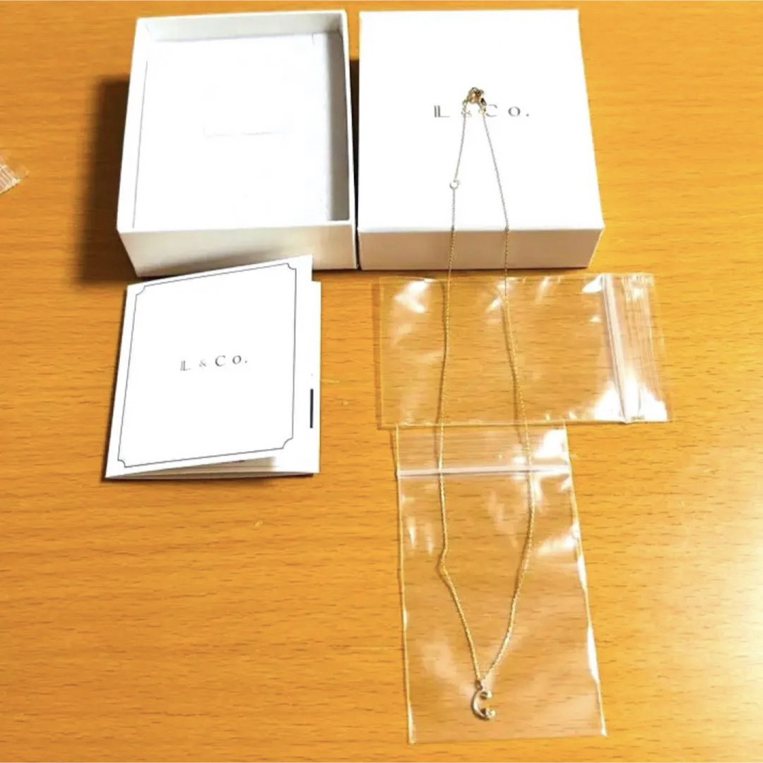 L&CO.(エルアンドコー)のミーリュックス　me.luxe K10 ダイヤモンド　イニシャル　C ネックレス レディースのアクセサリー(ネックレス)の商品写真