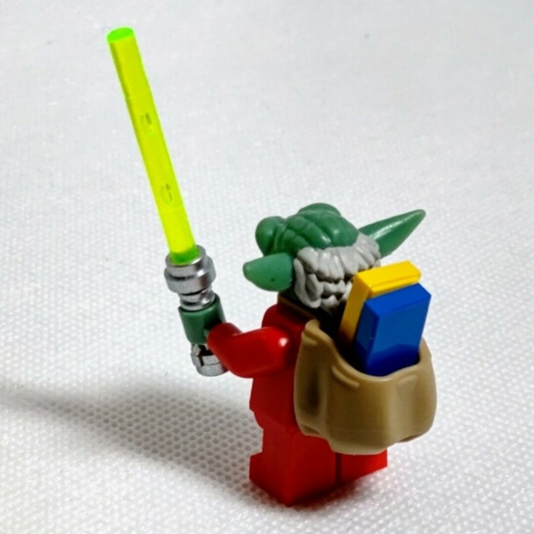 Lego(レゴ)のレゴ★スターウォーズ ヨーダ サンタver. ライトセーバー 美品 激レア 残少 エンタメ/ホビーのおもちゃ/ぬいぐるみ(キャラクターグッズ)の商品写真