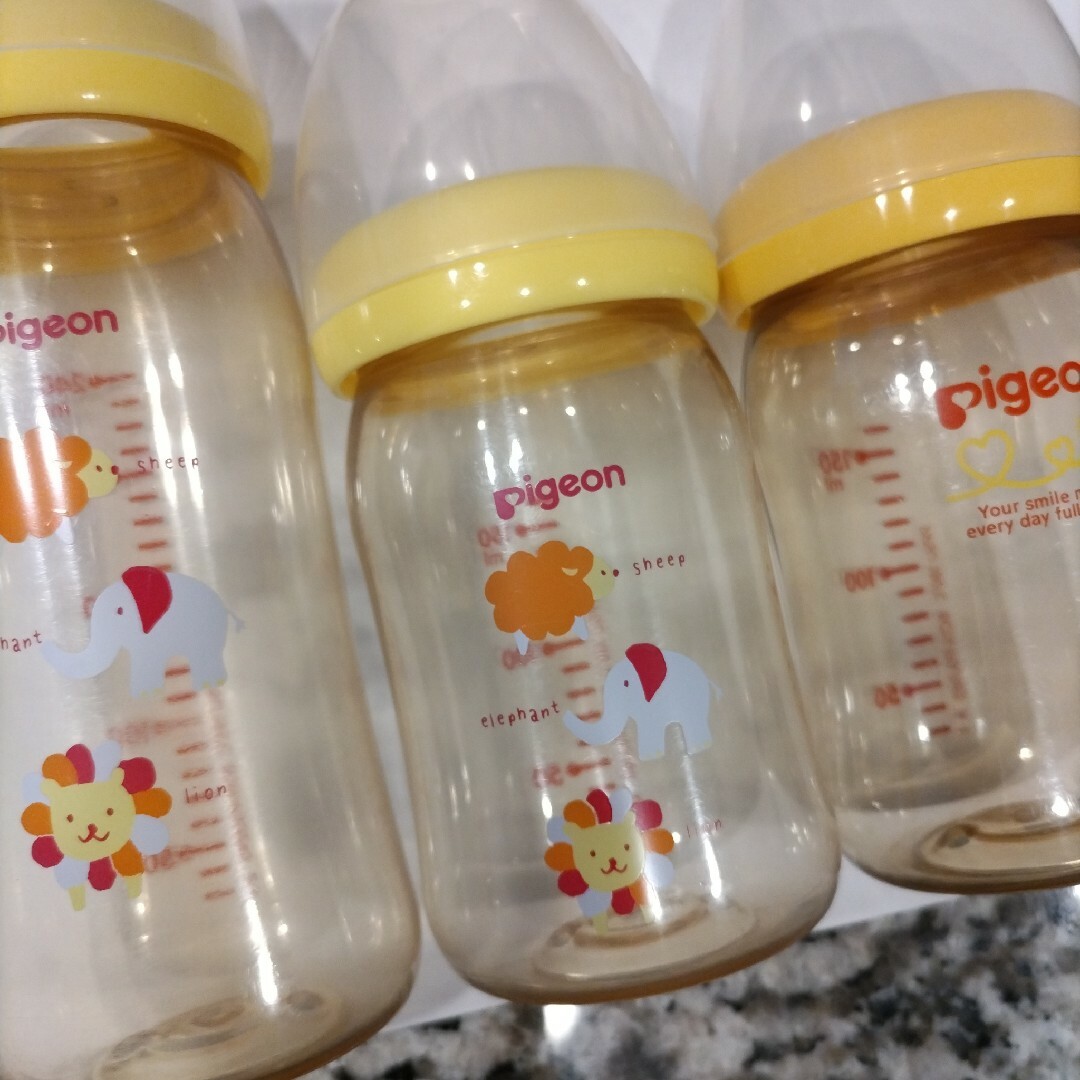Pigeon(ピジョン)の母乳実感　哺乳瓶　3本セット キッズ/ベビー/マタニティの授乳/お食事用品(哺乳ビン)の商品写真
