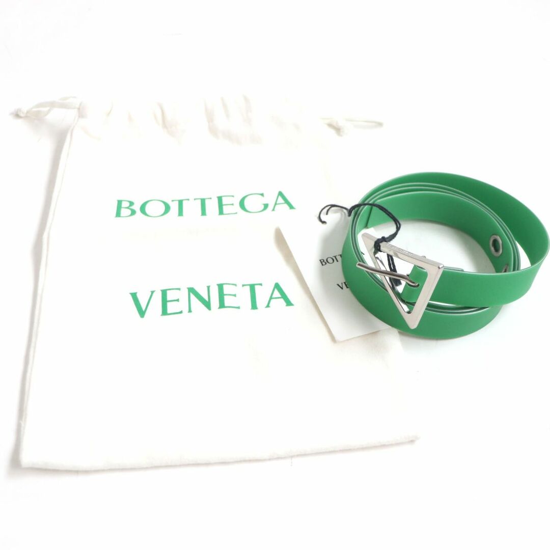 Bottega Veneta(ボッテガヴェネタ)の未使用品▼BOTTEGA VENETA ボッテガヴェネタ 611132 トライアングルバックル ラバーベルト グリーン×シルバー 110CM 44IN メンズ 袋付き メンズのファッション小物(ベルト)の商品写真