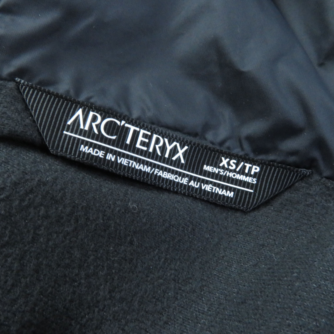 ARC'TERYX(アークテリクス)の美品 ARC'TERYX アークテリクス 28585 GORE-TEX ゴアテックス ロゴ入り ZIP UP フーディ マウンテンパーカー ネイビー XS 正規品 メンズ メンズのジャケット/アウター(マウンテンパーカー)の商品写真