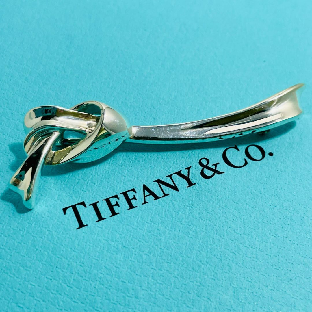 Tiffany & Co.(ティファニー)のヴィンテージ ティファニー リボン ブローチ シルバー 訳アリ★705 レディースのアクセサリー(ブローチ/コサージュ)の商品写真