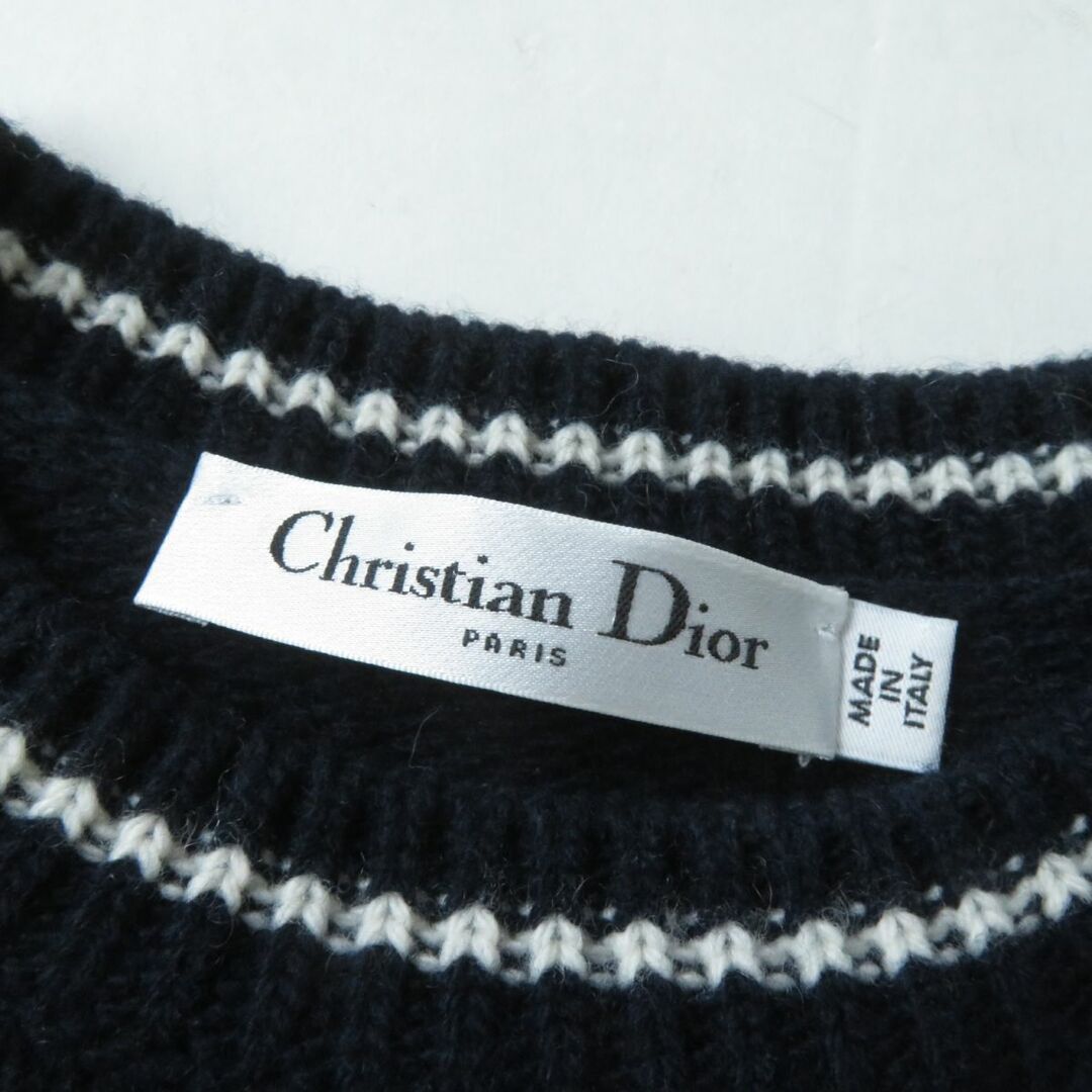 Christian Dior(クリスチャンディオール)の極美品★正規品 2022年 クリスチャンディオール 224S09AM308 ロゴ入り カシミヤ混 ショートスリーブセーター ネイビー×ホワイト 42 伊製 レディースのトップス(ニット/セーター)の商品写真