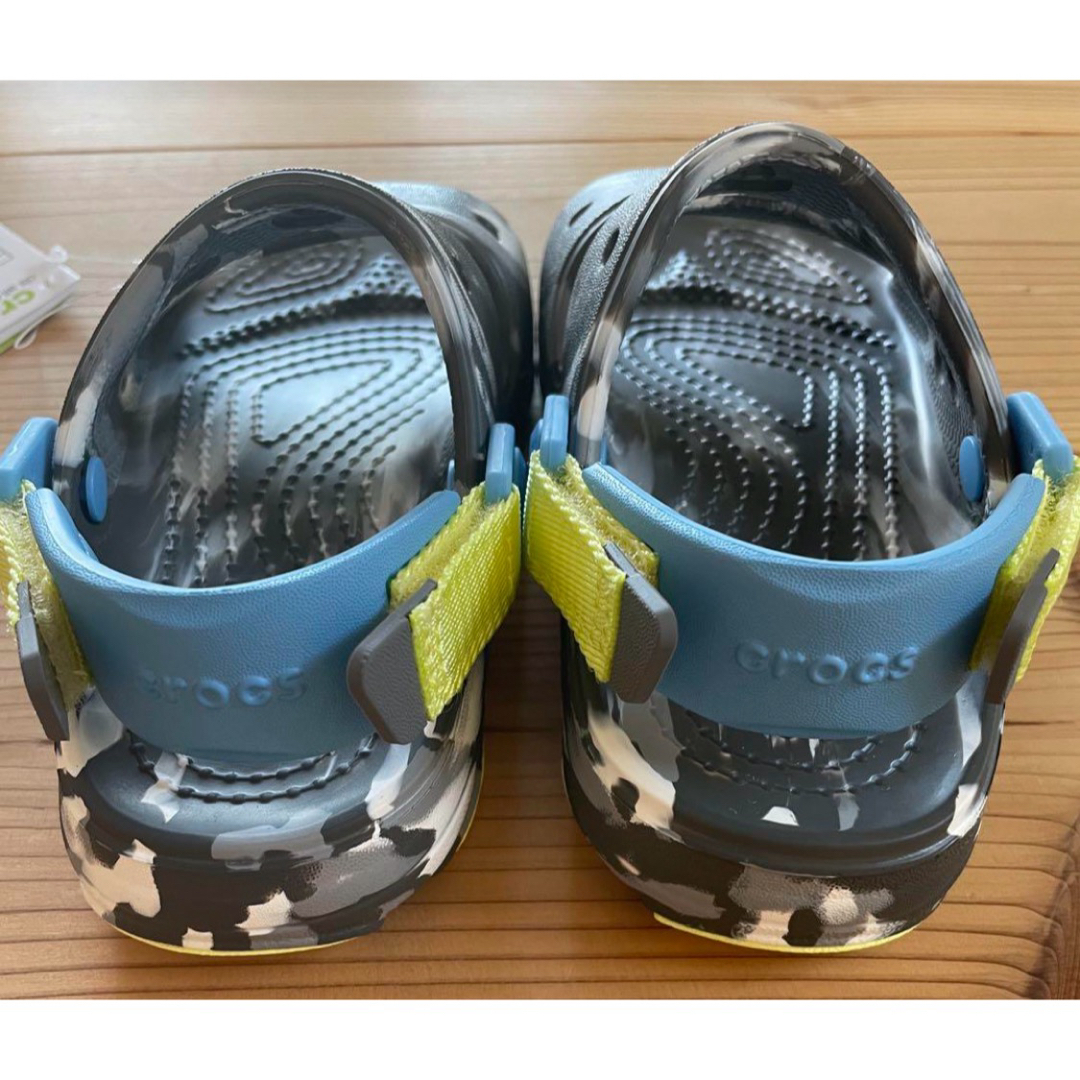 crocs(クロックス)の新品　crocs(クロックス)クラシック オールテレイン マーブル  19㎝ キッズ/ベビー/マタニティのキッズ靴/シューズ(15cm~)(サンダル)の商品写真