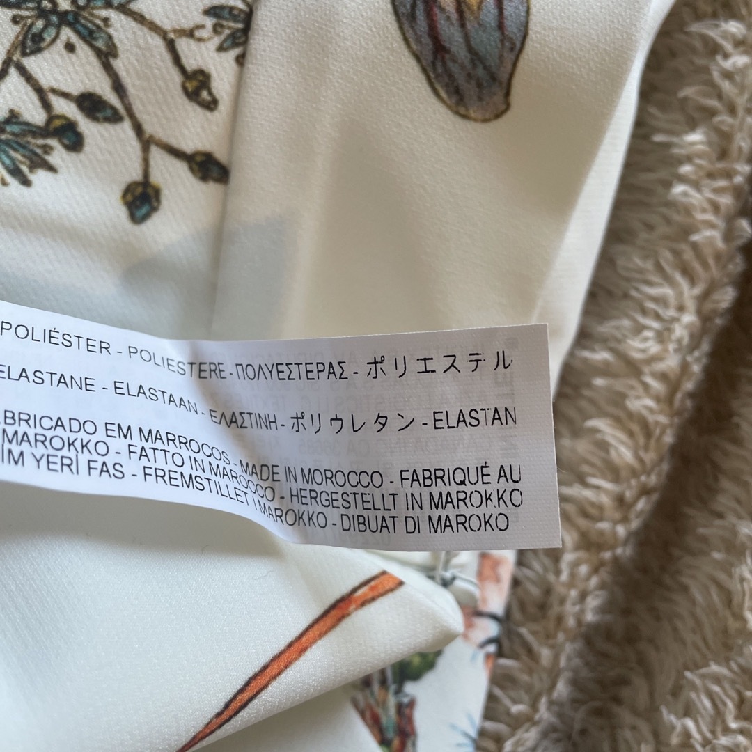 ZARA(ザラ)の新品タグ付き　ZARA WOMAN ザラウーマン　花柄　フラワー　結婚式 レディースのスカート(ひざ丈スカート)の商品写真