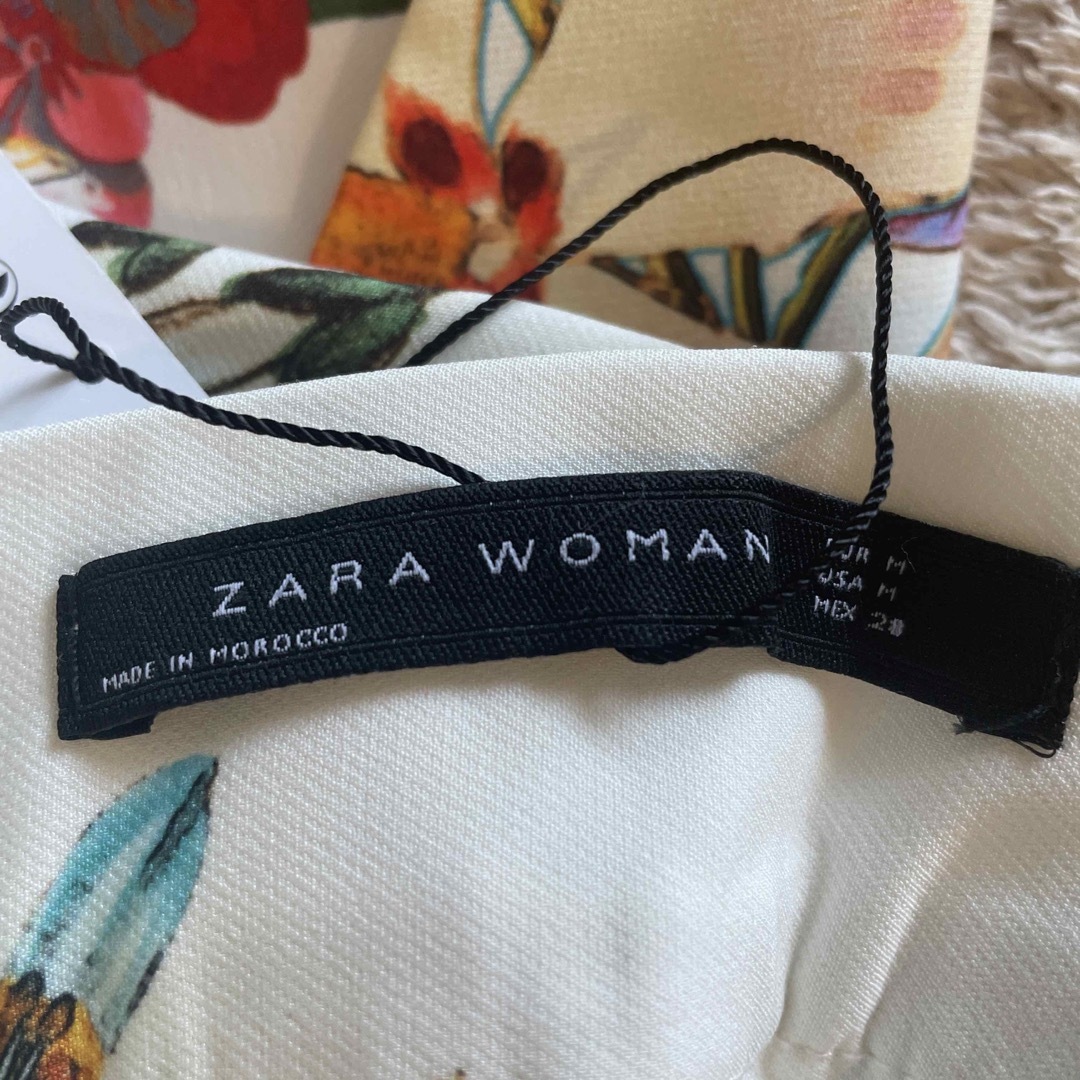 ZARA(ザラ)の新品タグ付き　ZARA WOMAN ザラウーマン　花柄　フラワー　結婚式 レディースのスカート(ひざ丈スカート)の商品写真