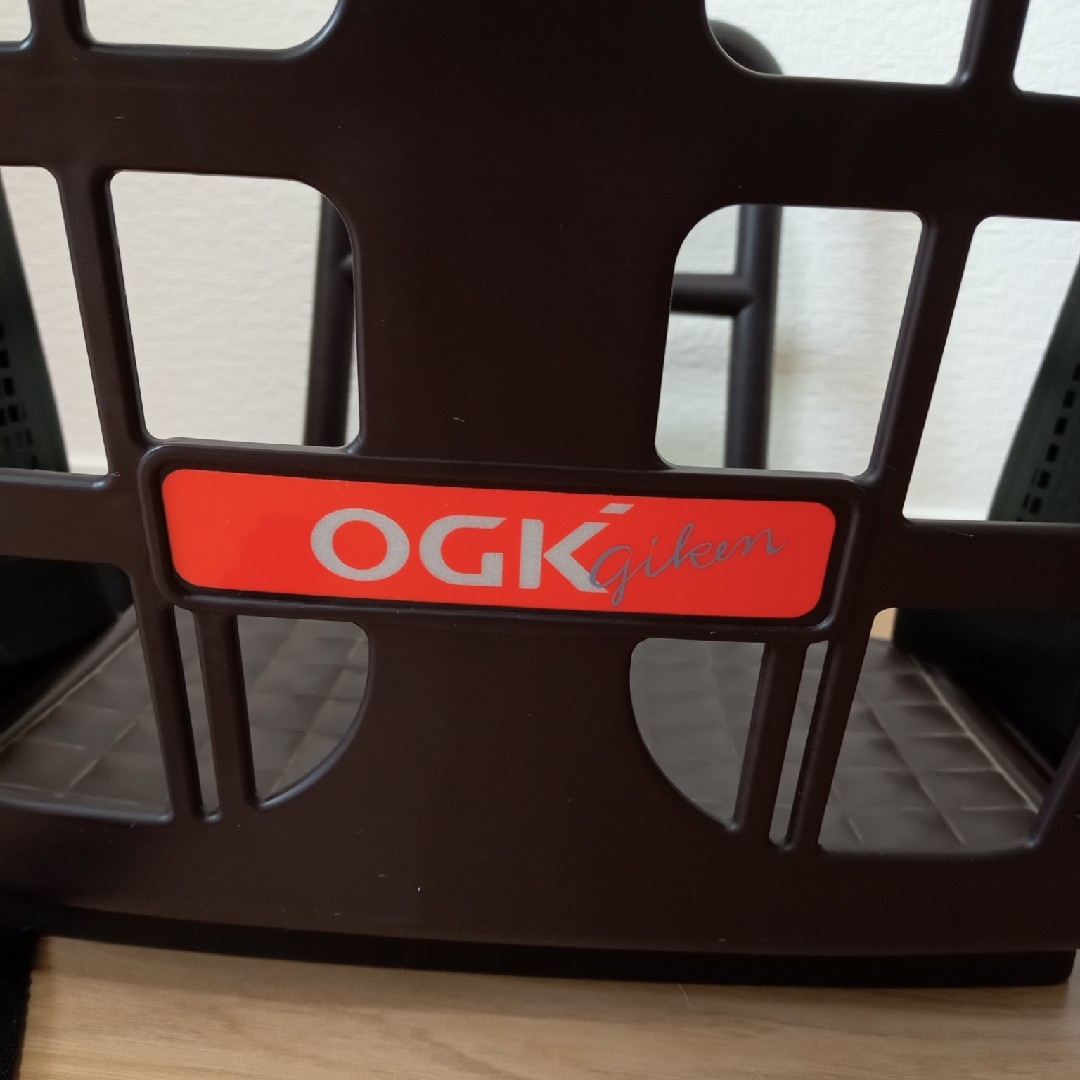 OGK(オージーケー)のOGK 自転車用リヤキッズシート こげ茶 RBC-009S3 キッズ/ベビー/マタニティの外出/移動用品(自転車)の商品写真