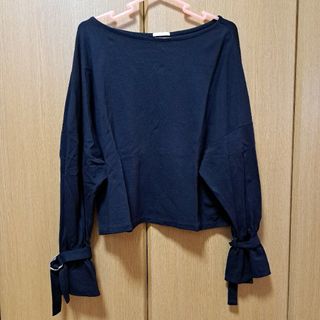 ジーユー(GU)のGU　ジーユー　長袖カットソー　レディース(M)　袖金具付き　デザインカットソー(カットソー(長袖/七分))