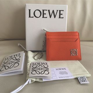 ロエベ(LOEWE)の新品箱付き現行品　ロエベ  アナグラム　チェーンカードホルダー　オレンジ(財布)