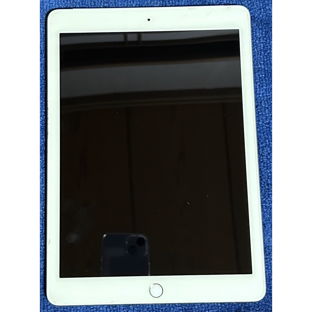iPad(アイパッド)の寿宝堂様Air   第２世代 64GB　ゴールド　ジャンク扱い品　本体のみ スマホ/家電/カメラのPC/タブレット(タブレット)の商品写真