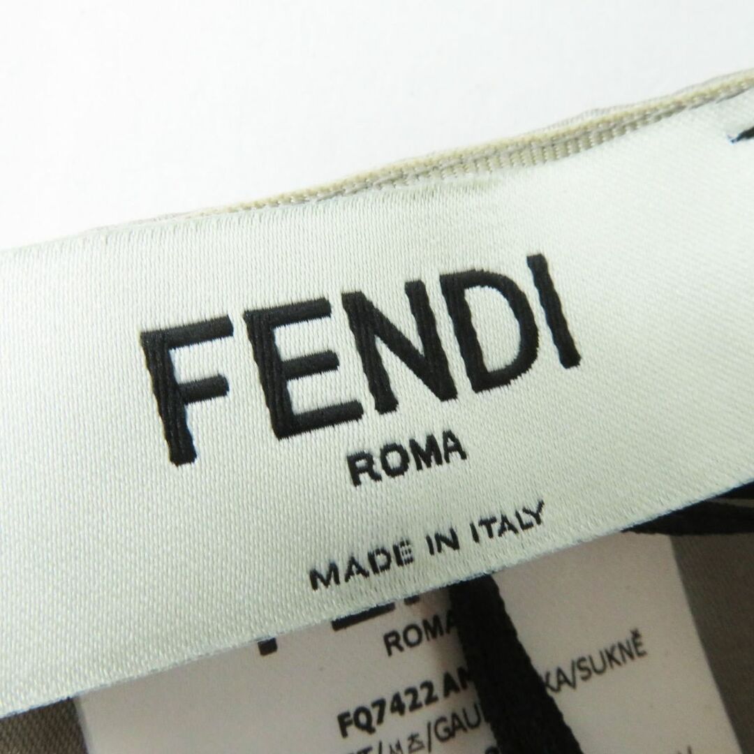 FENDI(フェンディ)の未使用品◎正規品 イタリア製 FENDI フェンディ 22年 FQ7422 レディース シルク100％ スカート グレージュ 40 タグ付き レディースのスカート(ロングスカート)の商品写真