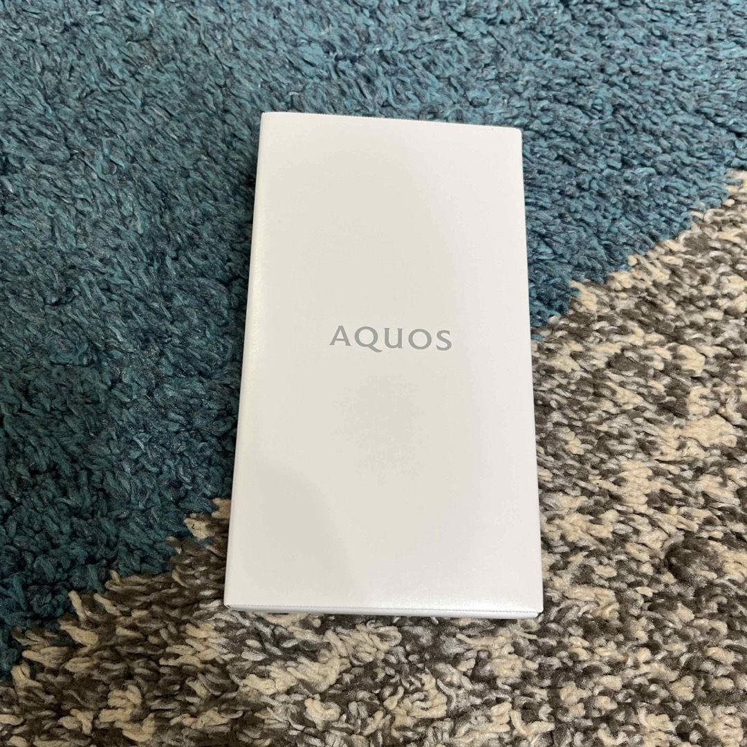 AQUOS(アクオス)の【新品未開封】SHARP ASQUOS sense6S SH-RM19S スマホ/家電/カメラのスマートフォン/携帯電話(スマートフォン本体)の商品写真