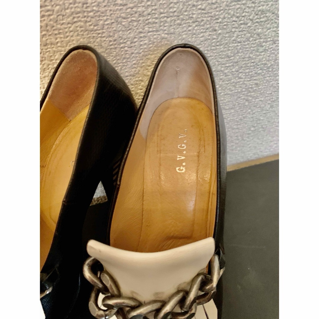G.V.G.V.(ジーヴィジーヴィ)のG.V.G.V ツートーン 白黒 ボーダーヒール ハイヒール 23cm レディースの靴/シューズ(ハイヒール/パンプス)の商品写真