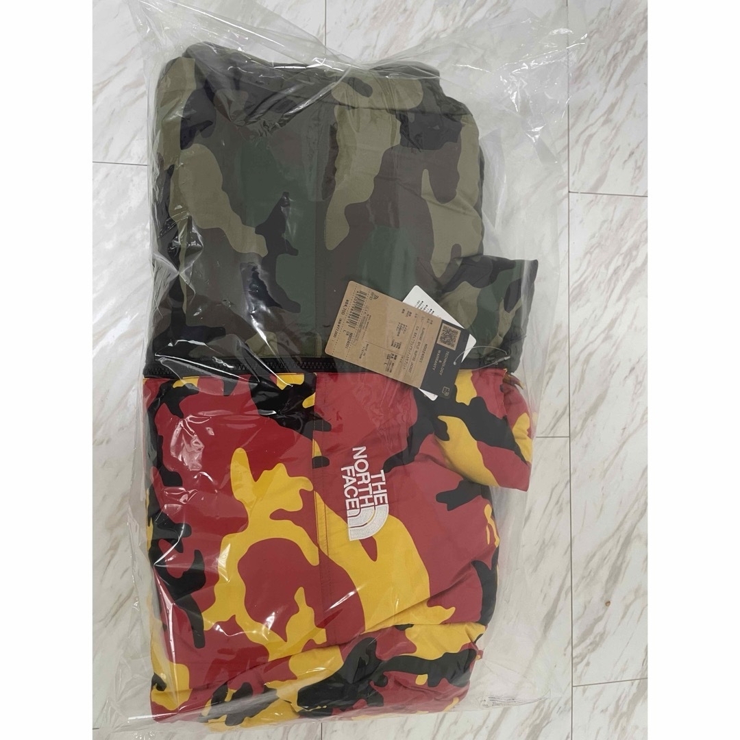 Supreme(シュプリーム)のsupreme north face split nuptse Lサイズ メンズのジャケット/アウター(ダウンジャケット)の商品写真