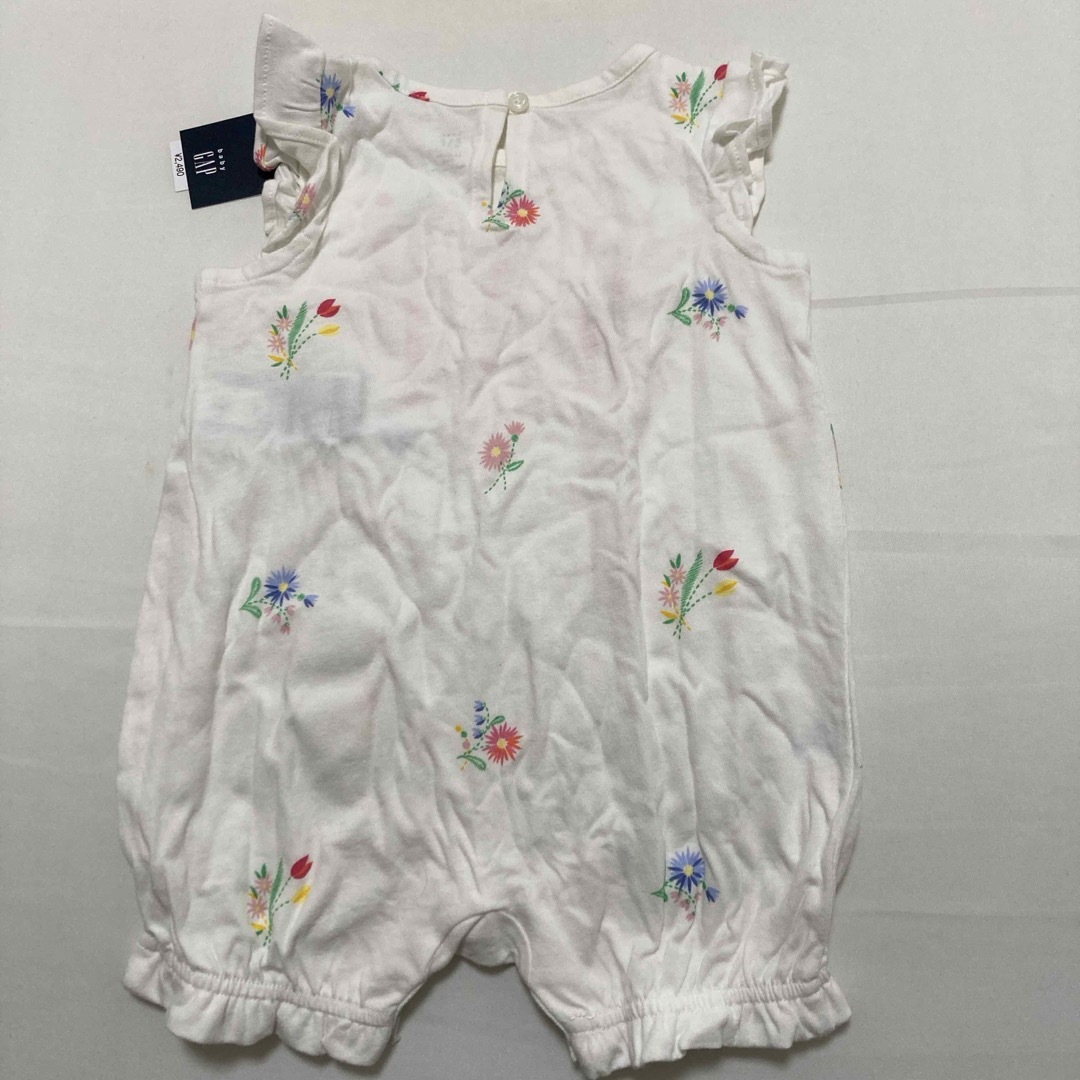 babyGAP(ベビーギャップ)の新品未着用　gap ロンパース　60cm 3-6M 花柄　 キッズ/ベビー/マタニティのベビー服(~85cm)(ロンパース)の商品写真