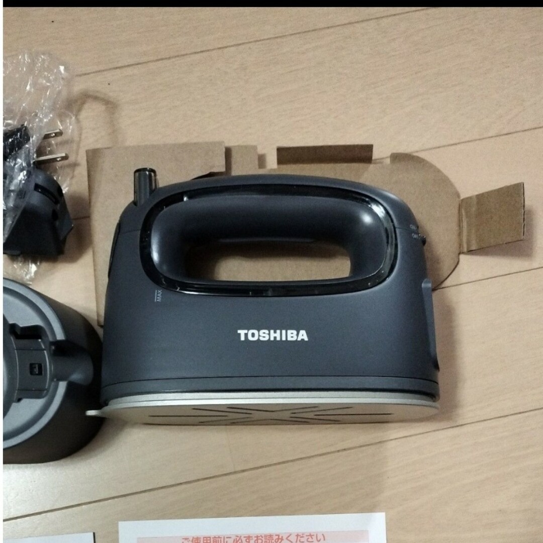 東芝(トウシバ)のTOSHIBA コードレススチームアイロン TAS-MX6(H) スマホ/家電/カメラの生活家電(その他)の商品写真