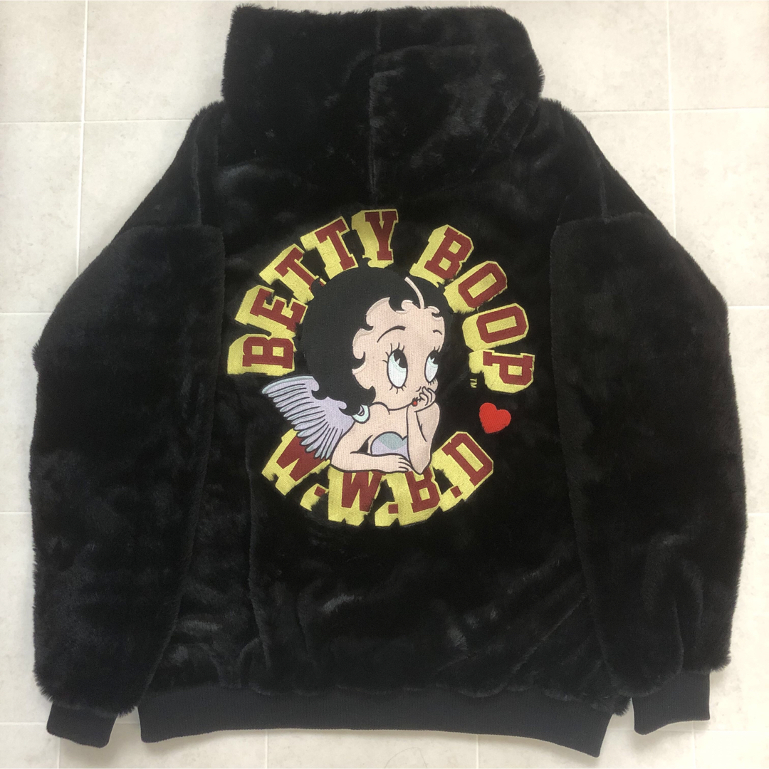 Betty Boop(ベティブープ)のbettyboop   ベティーブープ　ファーパーカー　ブラック　ブルゾン　L メンズのジャケット/アウター(ブルゾン)の商品写真